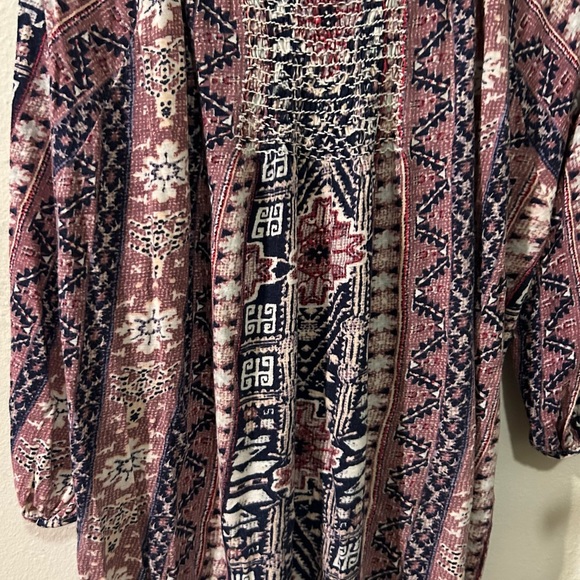 This is a cute boho peasant style top made in India. - Picture 2 of 9